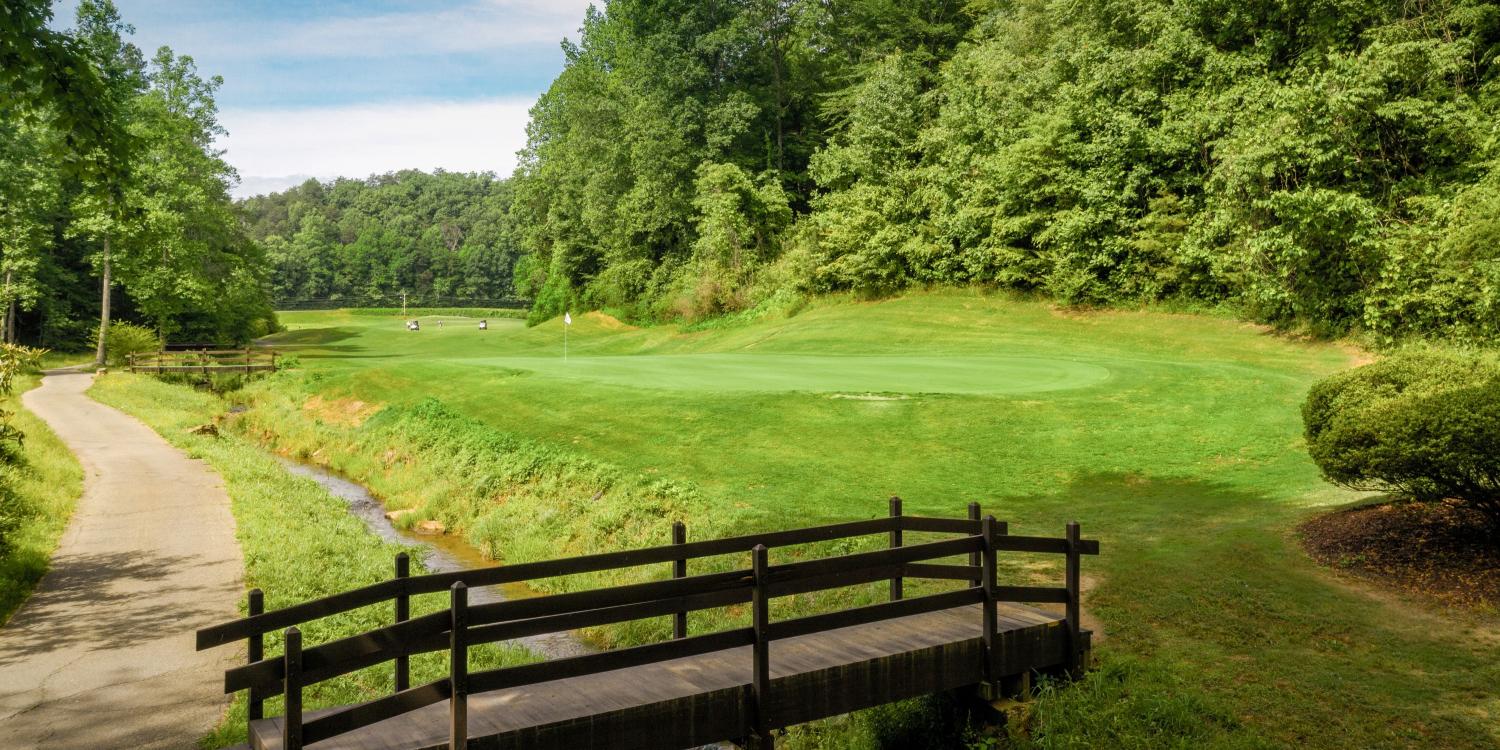 Rumbling Bald Spring, Fall and Weekday Golf Packages Available for Groups of All Sizes