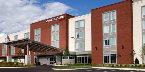 The SpringHill Suites by Marriott Pittsburgh Latrobe golf packages
